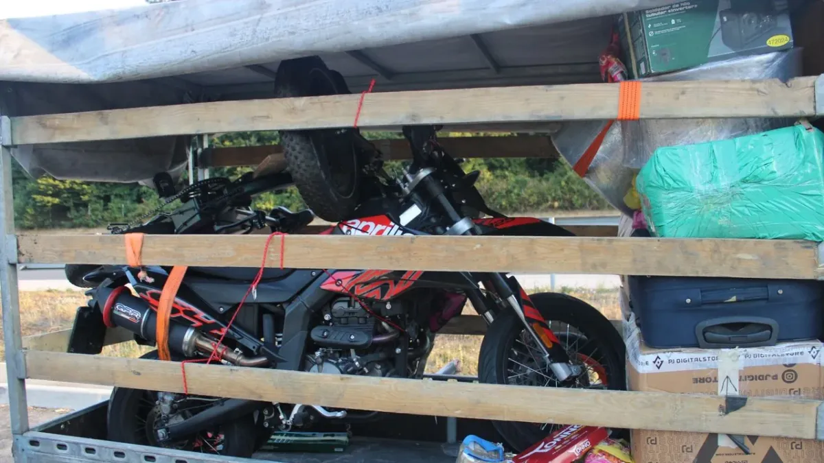 Trei români reținuți în Slovenia cu motociclete furate din Italia