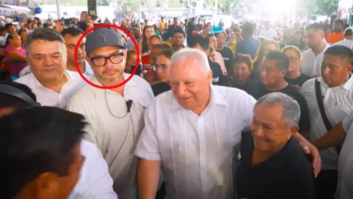 Operator al mafiei române, lângă candidatul din Quintana Roo