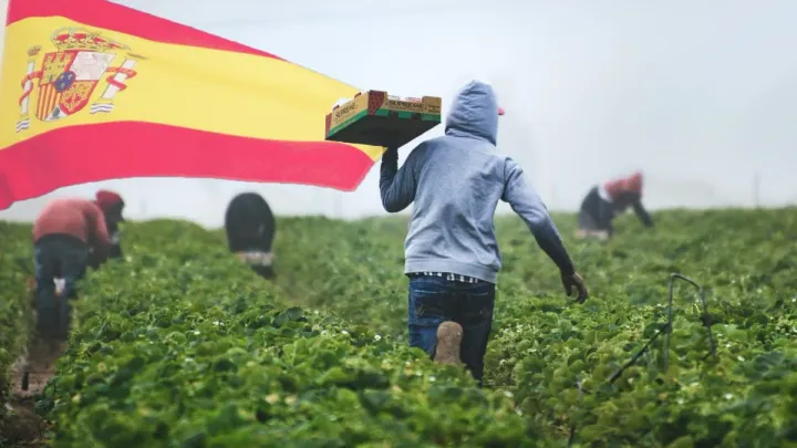 Românii, a treia comunitate de muncitori străini în Spania